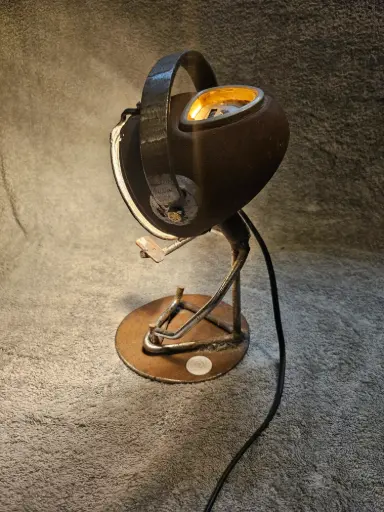 Lampe "adolescent et son MP3"